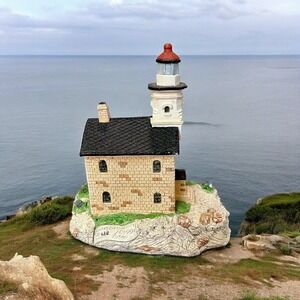 1991 Light Harbour GREAT CAPTAINS CT Lighthouse Signed Bill Younger #4312/5500